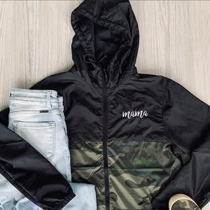 Adorable jacket for mamas 🖤🤍